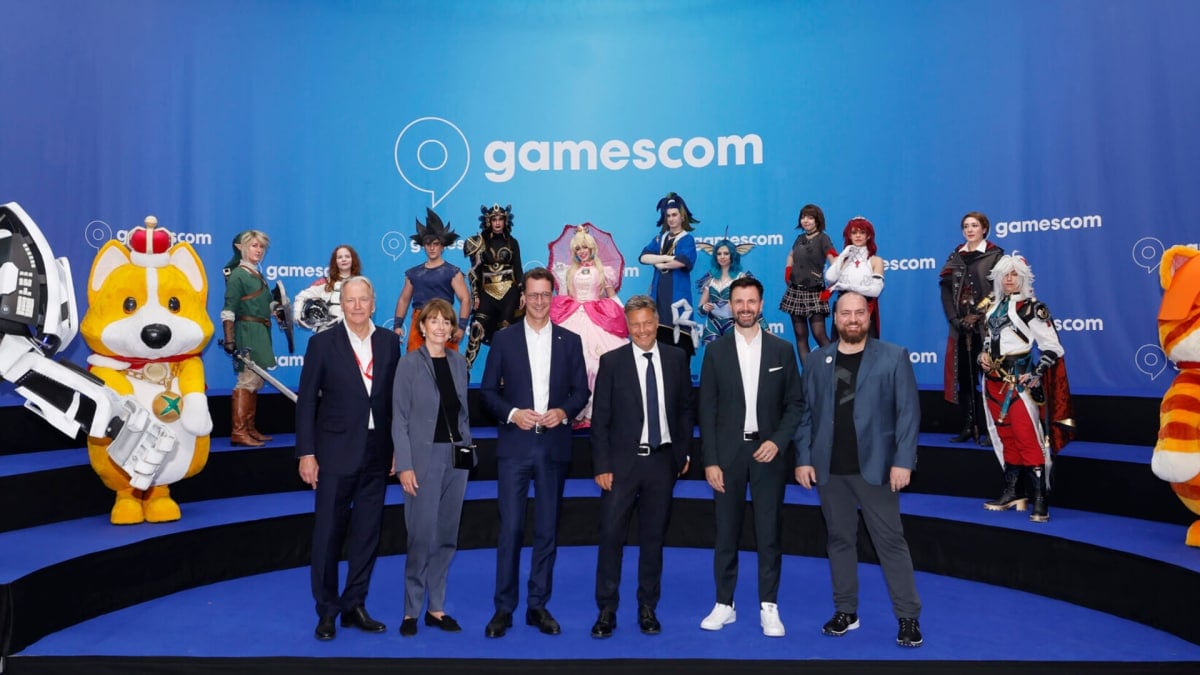 Gamescom execs alongside German politicians in a promotional photo for Gamescom