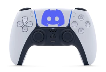 A PS5 DualSense controller with the Discord logo overlaid to represent the PS5 beta adding support for the app