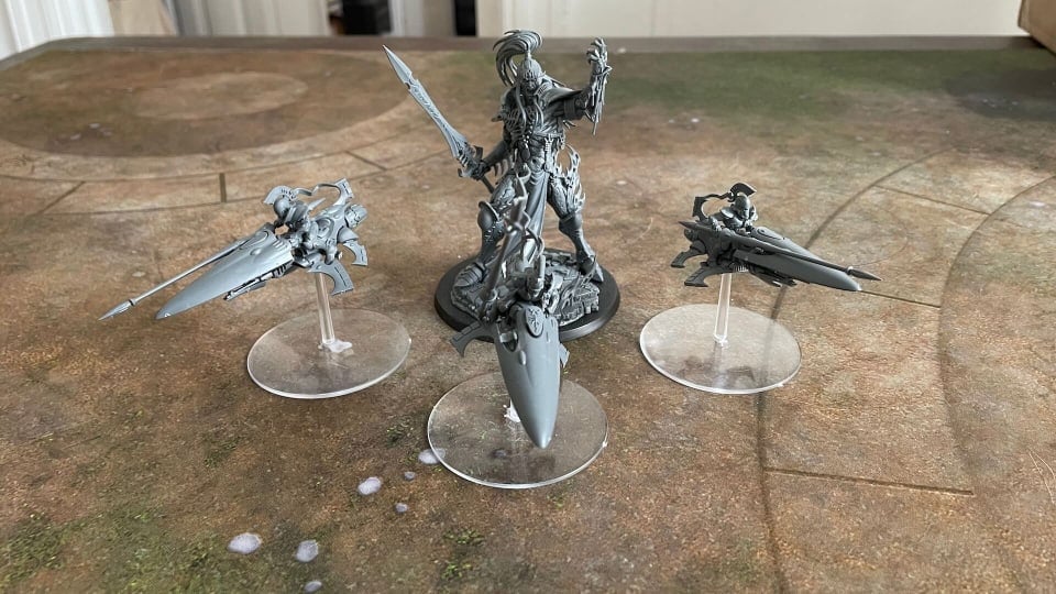 The Warhammer 40k Avatar of Khaine and Shining Spears